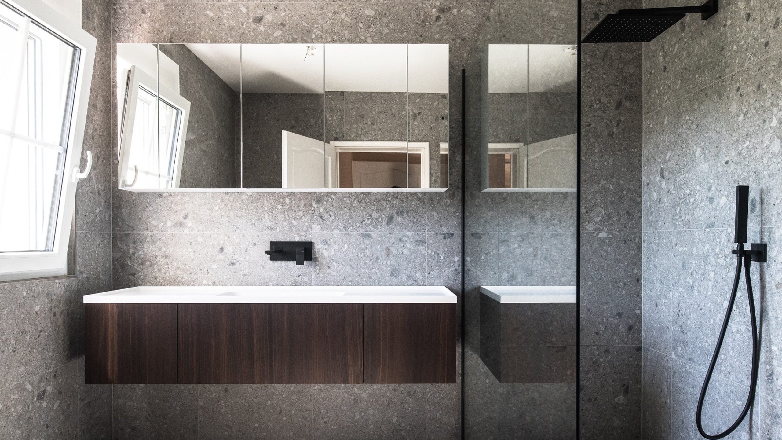 Projet salle de bains sur mesure minimal Luxembourg