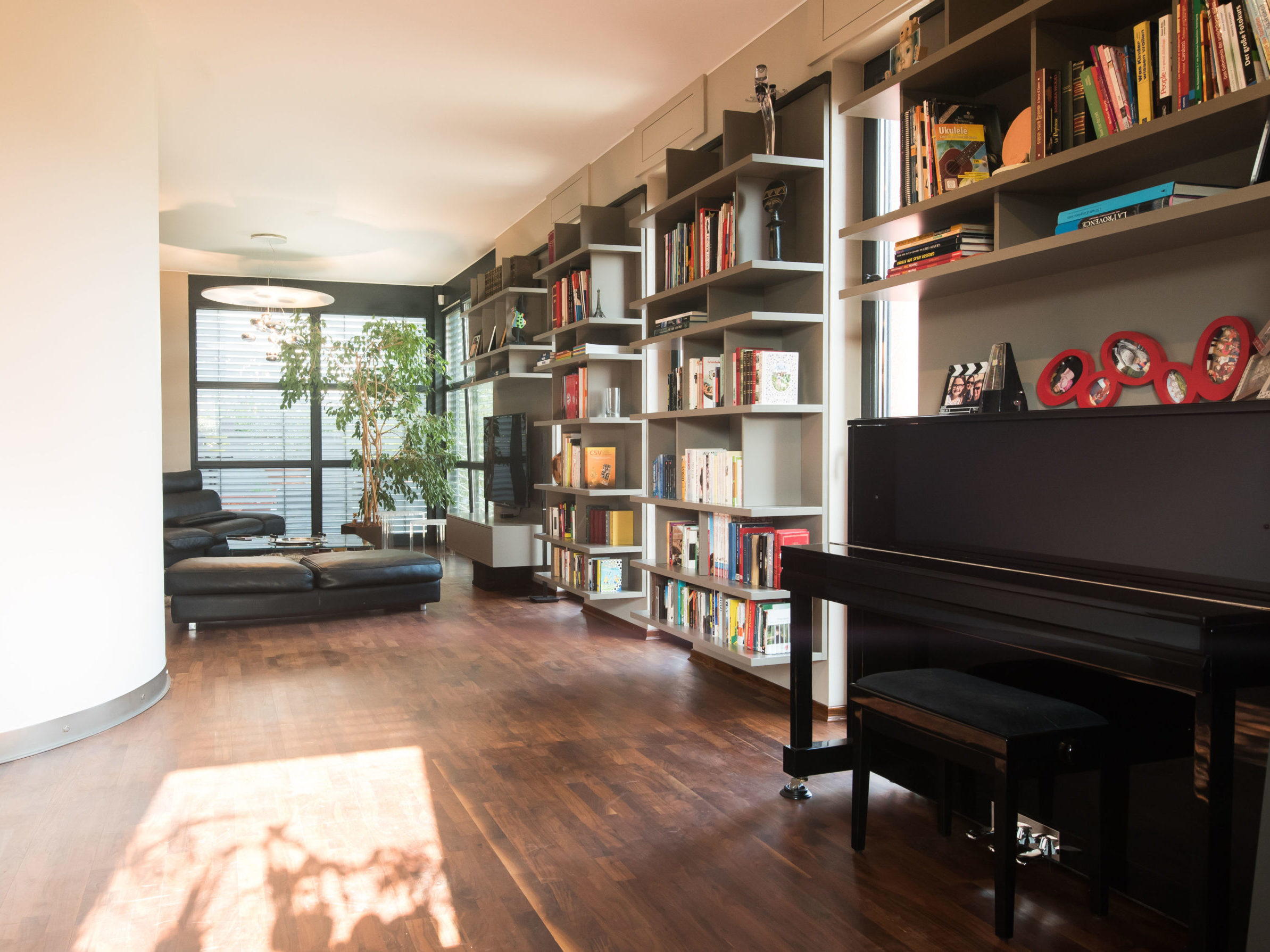 Réalisation bibliotheque sur mesure Luxembourg.