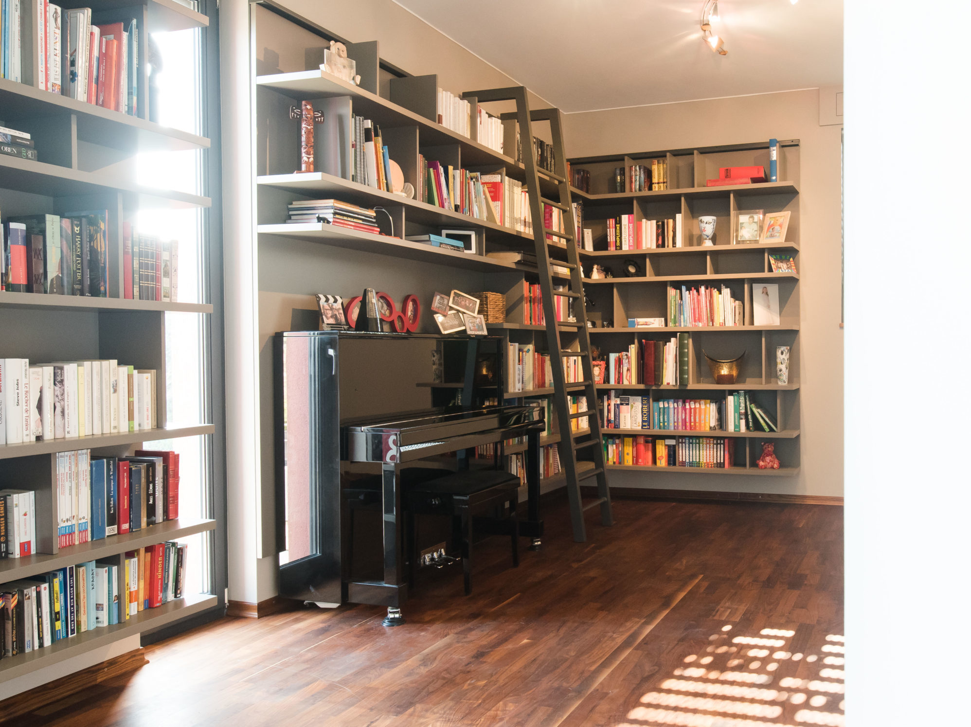 Réalisation bibliotheque sur mesure Luxembourg.