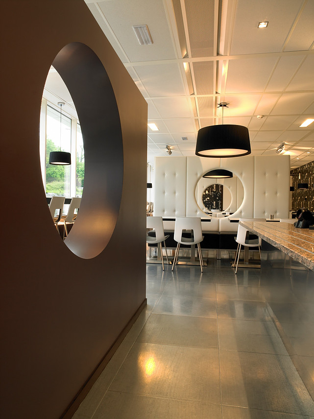 bureau enfant 2 Photo d'agencement d'un restaurant avec un mur travaillé pour un effet design