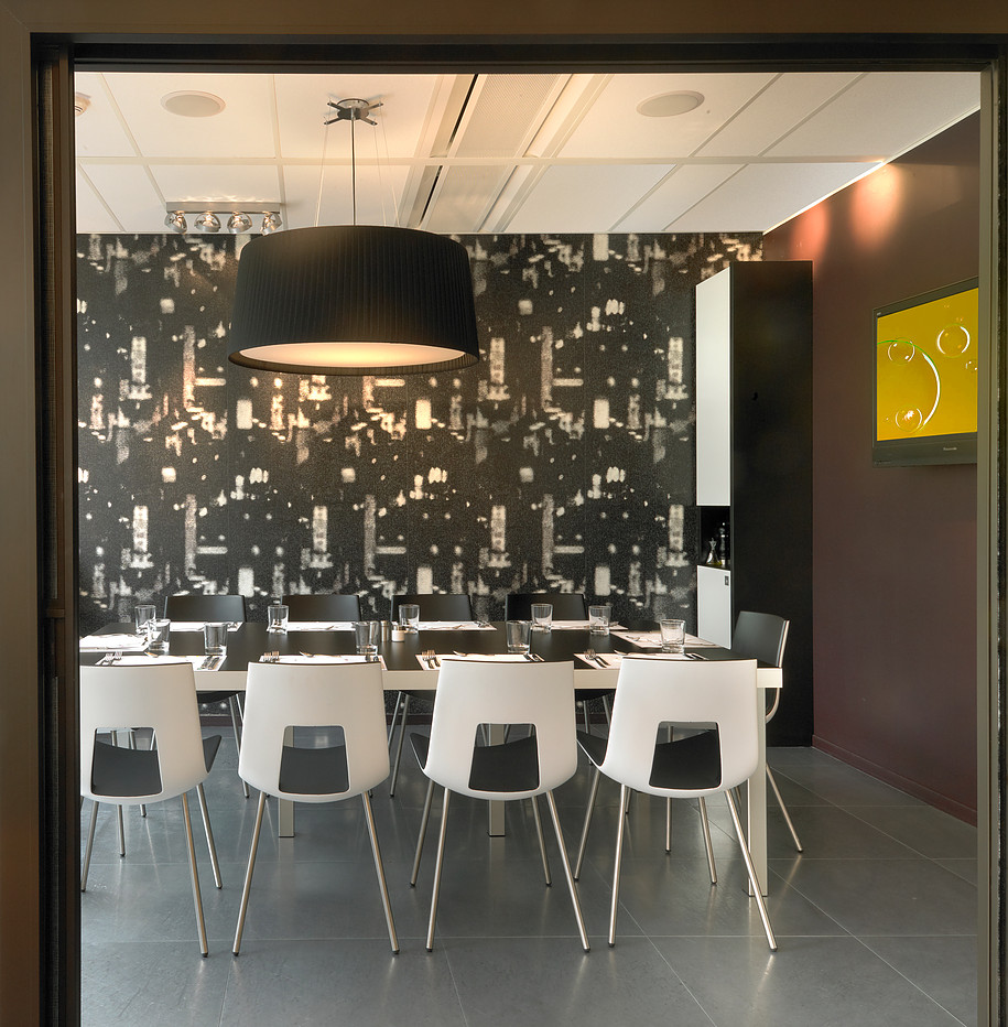 Bureau chambre 1 Agencement d'un restaurant réalisé dans un style lounge